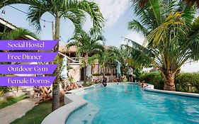 Clandestino Hostel Canggu